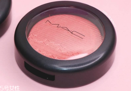 皮膚偏黃用什么顏色的腮紅好 腮紅如何打 皮膚偏黃用什么顏色的腮紅好 腮紅如何打