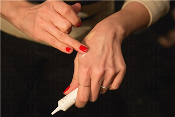 既簡單又容易的黑眼圈去除10方法 既簡單又容易的黑眼圈去除10方法