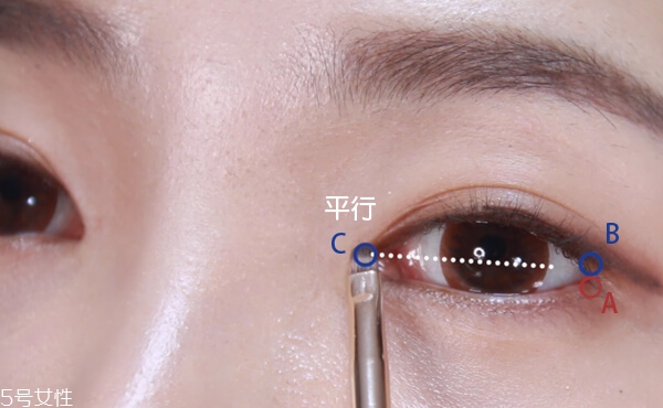 不畫眼線只畫眼影行嗎 不畫眼線的眼睛放大術(shù) 不畫眼線只畫眼影行嗎 不畫眼線的眼睛放大術(shù)