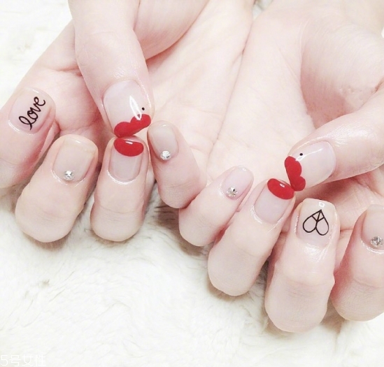 夏日清涼簡約美甲圖片2018 2018最流行的日系美甲款式 夏日清涼簡約美甲圖片2018 2018最流行的日系美甲款式