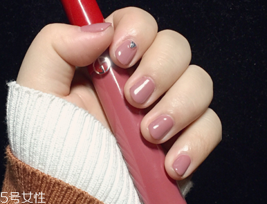 夏日清涼簡約美甲圖片2018 2018最流行的日系美甲款式 夏日清涼簡約美甲圖片2018 2018最流行的日系美甲款式