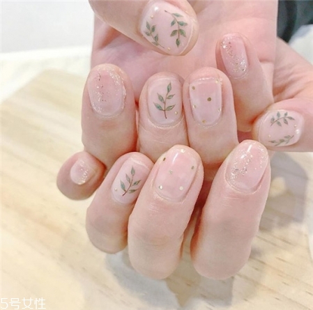 夏日清涼簡約美甲圖片2018 2018最流行的日系美甲款式 夏日清涼簡約美甲圖片2018 2018最流行的日系美甲款式