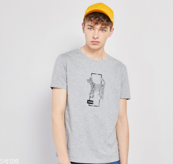 男生去海邊穿什么衣服好看 男生去海邊玩穿衣搭配 男生去海邊穿什么衣服好看 男生去海邊玩穿衣搭配