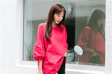 紅色t恤配什么褲子好看 紅色t恤怎么搭配最好看 紅色t恤配什么褲子好看 紅色t恤怎么搭配最好看