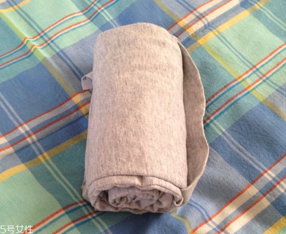 男生去海邊穿什么衣服好看 男生去海邊玩穿衣搭配 男生去海邊穿什么衣服好看 男生去海邊玩穿衣搭配