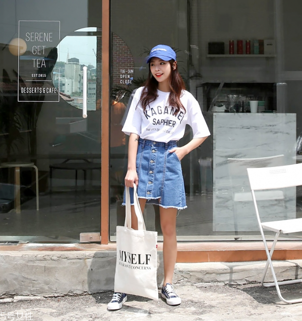 t恤領(lǐng)口變大了怎么辦 t恤變形了怎么辦 t恤領(lǐng)口變大了怎么辦 t恤變形了怎么辦