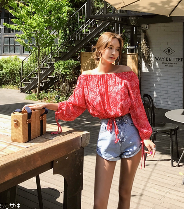 紅色t恤配什么褲子好看 紅色t恤怎么搭配最好看 紅色t恤配什么褲子好看 紅色t恤怎么搭配最好看