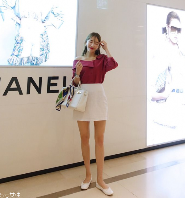 紅色t恤配什么褲子好看 紅色t恤怎么搭配最好看 紅色t恤配什么褲子好看 紅色t恤怎么搭配最好看