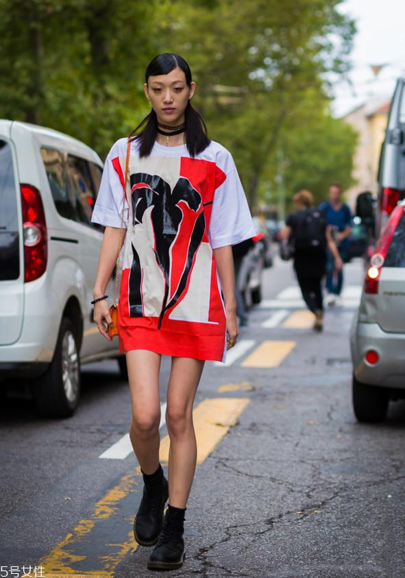 白色t恤發(fā)黃了怎么辦 白色t恤變白方法 白色t恤發(fā)黃了怎么辦 白色t恤變白方法