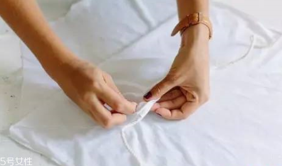 男生去海邊穿什么衣服好看 男生去海邊玩穿衣搭配 男生去海邊穿什么衣服好看 男生去海邊玩穿衣搭配