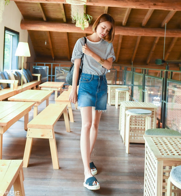 t恤領(lǐng)口變大了怎么辦 t恤變形了怎么辦 t恤領(lǐng)口變大了怎么辦 t恤變形了怎么辦