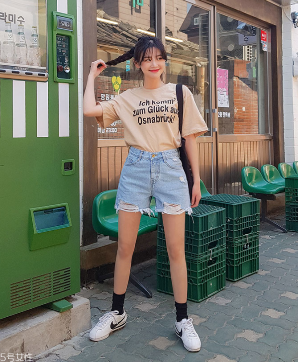 t恤領(lǐng)口變大了怎么辦 t恤變形了怎么辦 t恤領(lǐng)口變大了怎么辦 t恤變形了怎么辦