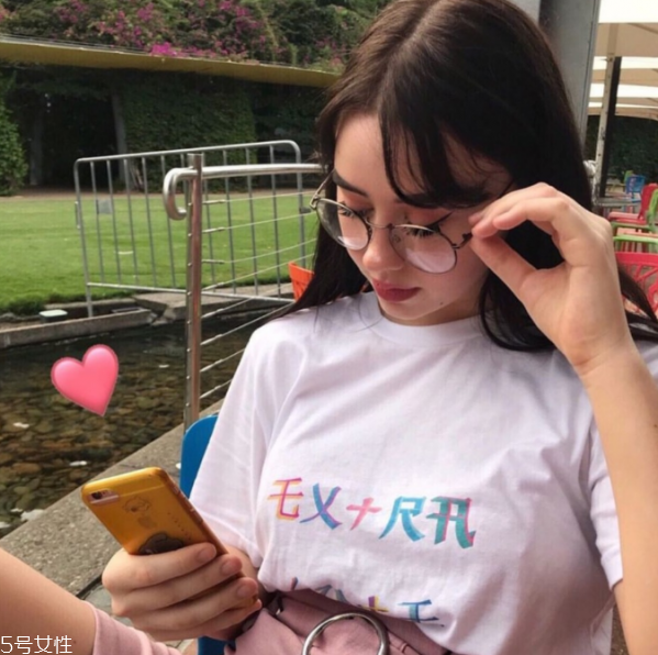 白色t恤染血怎么去掉 白色t恤有銹怎么辦