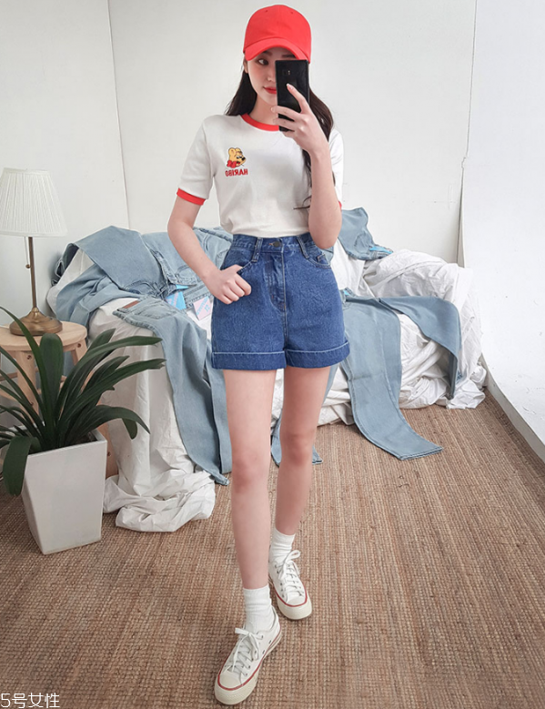 t恤領(lǐng)口變大了怎么辦 t恤變形了怎么辦 t恤領(lǐng)口變大了怎么辦 t恤變形了怎么辦