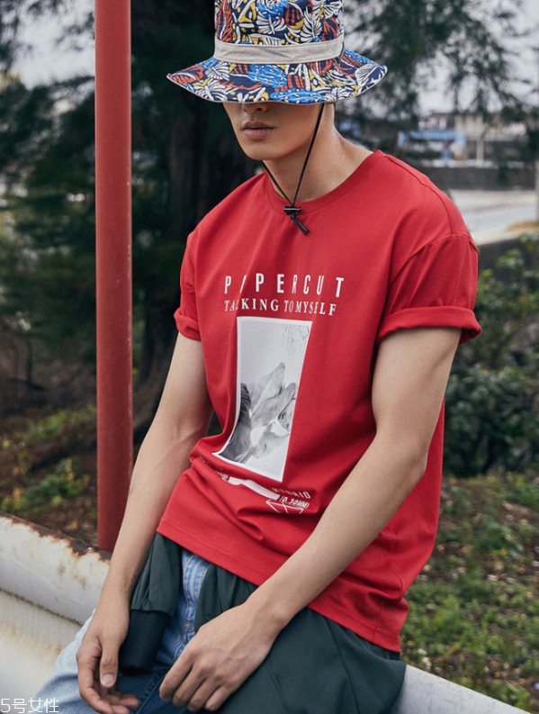 男生去海邊穿什么衣服好看 男生去海邊玩穿衣搭配 男生去海邊穿什么衣服好看 男生去海邊玩穿衣搭配