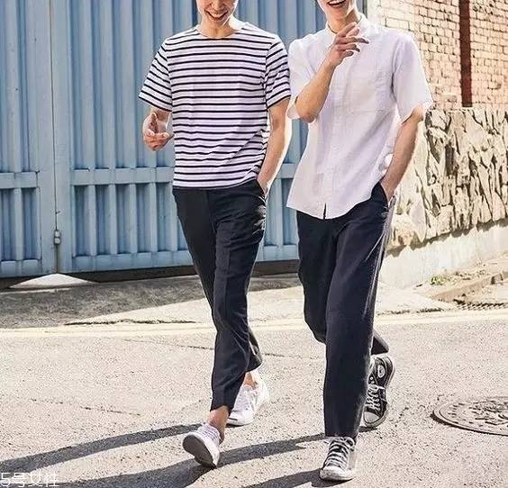 男生去海邊穿什么衣服好看 男生去海邊玩穿衣搭配 男生去海邊穿什么衣服好看 男生去海邊玩穿衣搭配