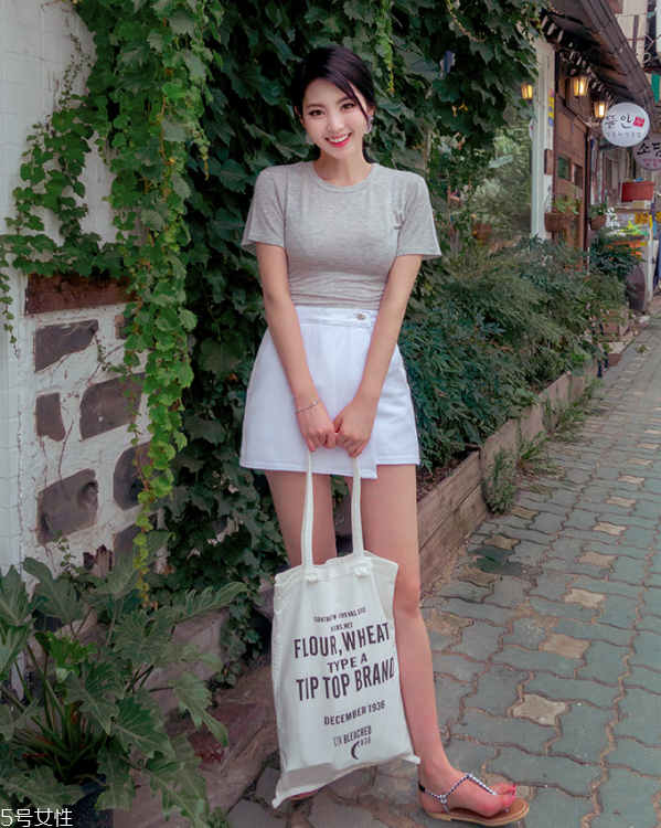 t恤領(lǐng)口變大了怎么辦 t恤變形了怎么辦 t恤領(lǐng)口變大了怎么辦 t恤變形了怎么辦