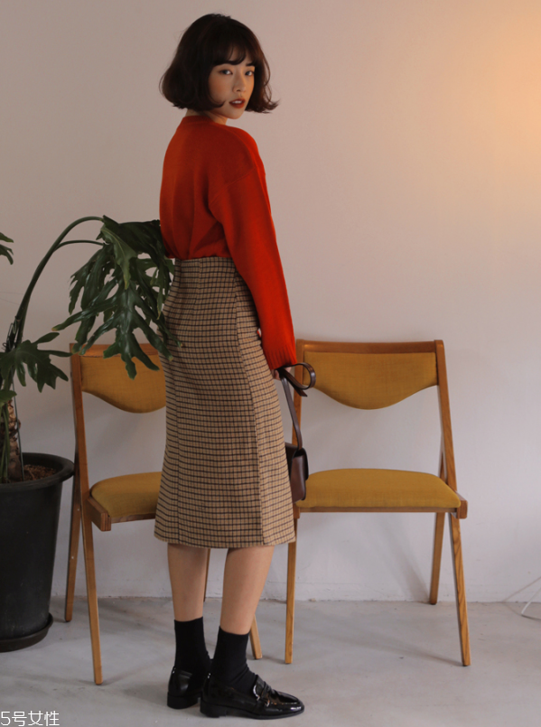 紅色t恤配什么褲子好看 紅色t恤怎么搭配最好看 紅色t恤配什么褲子好看 紅色t恤怎么搭配最好看