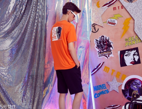 男生去海邊穿什么衣服好看 男生去海邊玩穿衣搭配 男生去海邊穿什么衣服好看 男生去海邊玩穿衣搭配