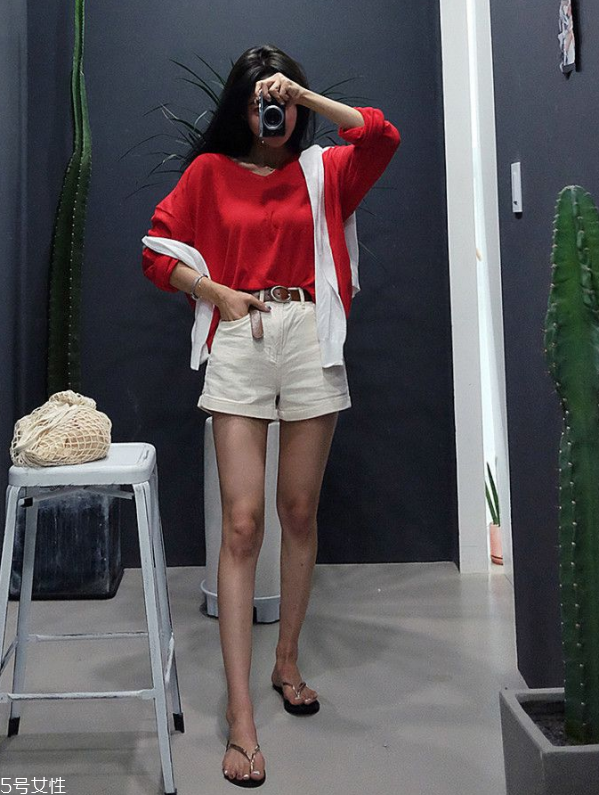 紅色t恤配什么褲子好看 紅色t恤怎么搭配最好看 紅色t恤配什么褲子好看 紅色t恤怎么搭配最好看