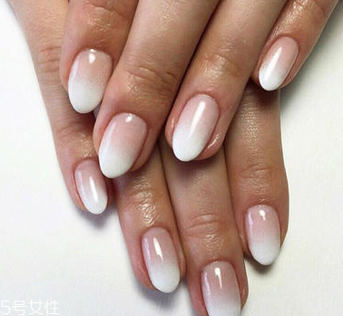 2018夏日清涼白色美甲圖片 干凈又好看的6款白色美甲 2018夏日清涼白色美甲圖片 干凈又好看的6款白色美甲