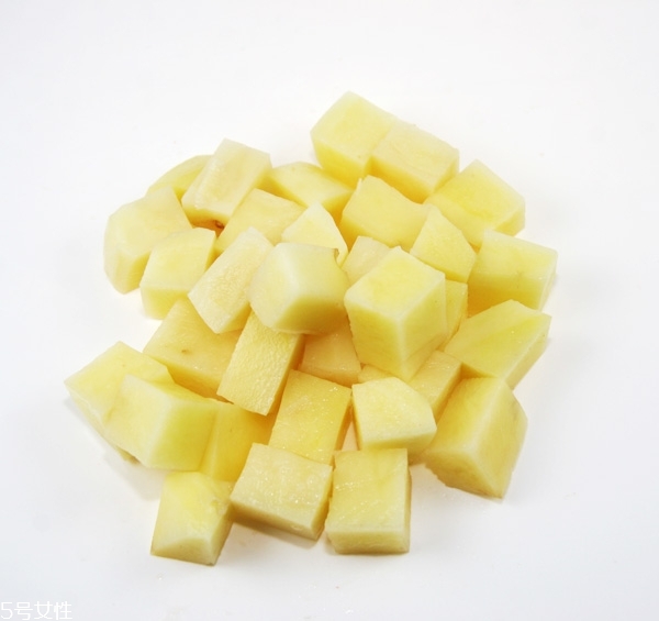 土豆要去皮嗎？土豆怎么去皮最快？