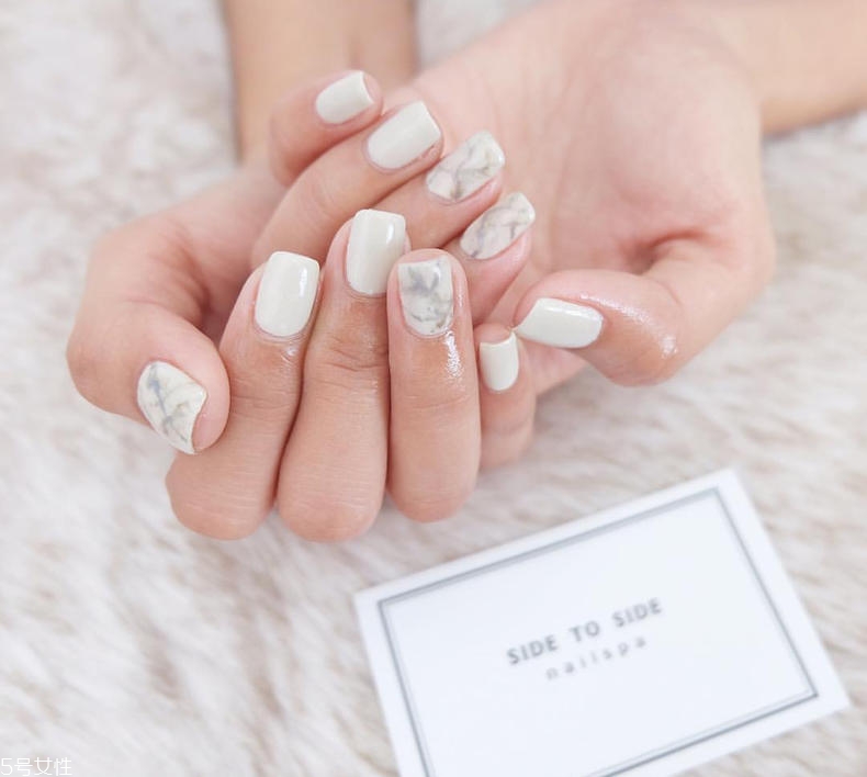 2018夏日清涼白色美甲圖片 干凈又好看的6款白色美甲 2018夏日清涼白色美甲圖片 干凈又好看的6款白色美甲