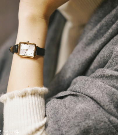 手表掉色怎樣處理？手表褪色補(bǔ)色方法