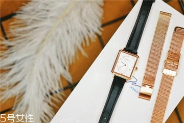 手表掉色怎樣處理？手表褪色補(bǔ)色方法