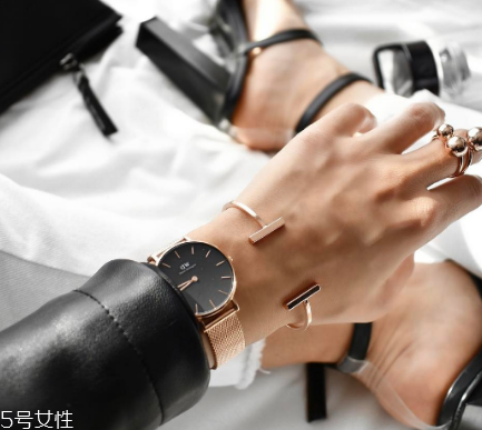 手表皮帶好還是鋼帶好？手表皮帶和鋼帶哪個好？