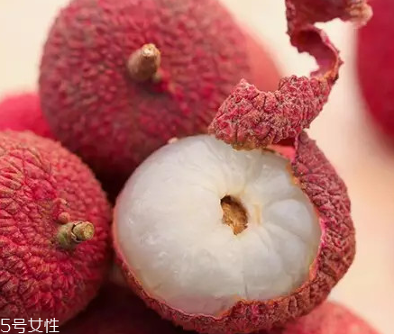 荔枝選購技法 荔枝怎么挑？