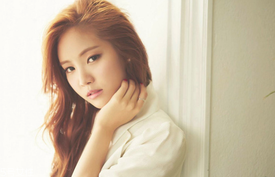 安瓶能代替精華嗎 安瓶和精華能同時(shí)用嗎 安瓶能代替精華嗎 安瓶和精華能同時(shí)用嗎