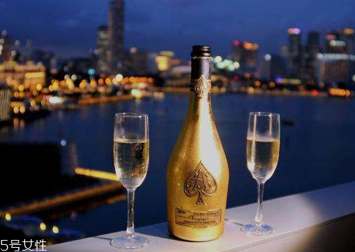 酩悅香檳保質(zhì)期 酩悅香檳打開方法 酩悅香檳保質(zhì)期 酩悅香檳打開方法