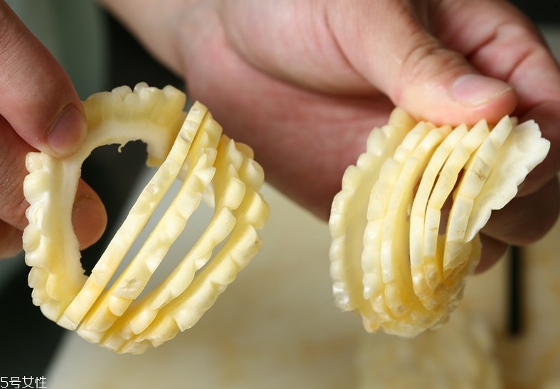 苦瓜怎么切好看 苦瓜的切法大全 苦瓜怎么切好看 苦瓜的切法大全