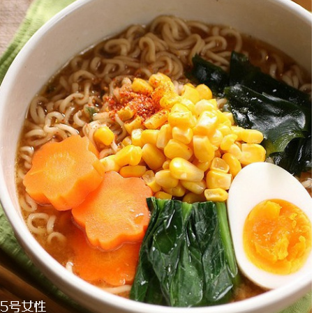 方便面加牛奶好吃嗎？牛奶方便面是黑暗料理嗎？