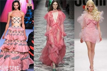 粉色裙子怎么搭配？粉色裙子搭配圖片