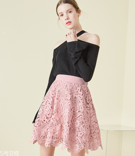 粉色裙子怎么搭配？粉色裙子搭配圖片