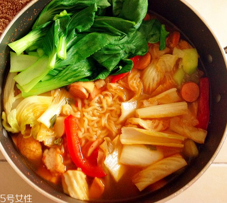 方便面和米飯哪個熱量高？方便面和米飯哪個更容易長胖？