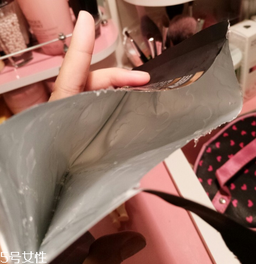 韓束黑面膜敷多久 韓束黑面膜正確使用方法 韓束黑面膜敷多久 韓束黑面膜正確使用方法