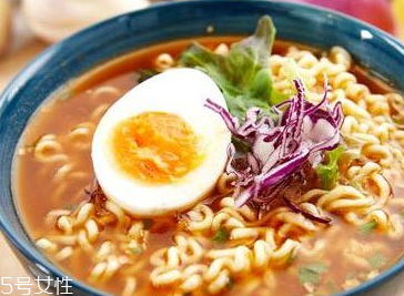 方便面的好處和壞處 方便面對身體好嗎？