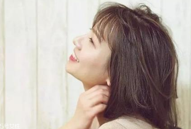 頭發(fā)防曬用多少指數(shù)合適 頭發(fā)防曬產(chǎn)品的主要成分 頭發(fā)防曬用多少指數(shù)合適 頭發(fā)防曬產(chǎn)品的主要成分