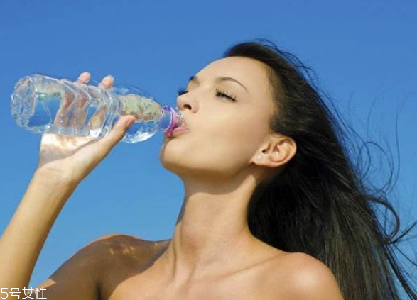 頭發(fā)防曬用多少指數(shù)合適 頭發(fā)防曬產(chǎn)品的主要成分 頭發(fā)防曬用多少指數(shù)合適 頭發(fā)防曬產(chǎn)品的主要成分