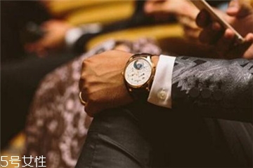 手表是男左女右嗎？手表佩戴是男左女右嗎？