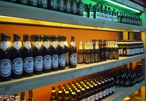 福佳白啤酒多少度 福佳白啤酒為什么有沉淀物 福佳白啤酒多少度 福佳白啤酒為什么有沉淀物