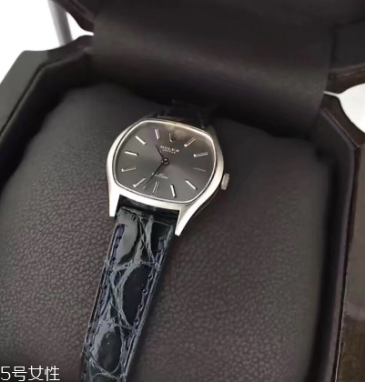 手表多久上一次發(fā)條？手表多長時(shí)間上一次發(fā)條？