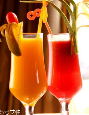 果汁能不能和牛奶一起喝？果汁和牛奶放一起好喝嗎？