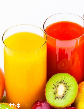 果汁和果肉哪個營養(yǎng)高？果汁和果泥哪個營養(yǎng)高？