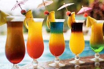 果汁和果肉哪個(gè)營養(yǎng)高？果汁和果泥哪個(gè)營養(yǎng)高？