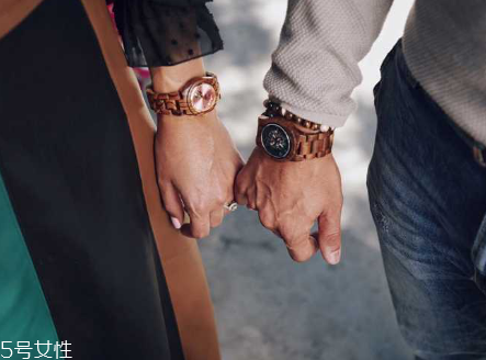 情侶手表怎么搭配？情侶表搭配建議