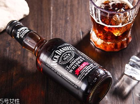 威士忌兌可樂比例 威士忌可以兌可樂好嗎 威士忌兌可樂比例 威士忌可以兌可樂好嗎